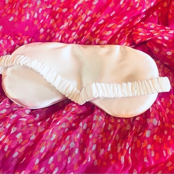 NWT Sanrio My Melody Hello Kitty's Friend Double-sided Silk Sleeping Eye Mask - Picture 4 of 4